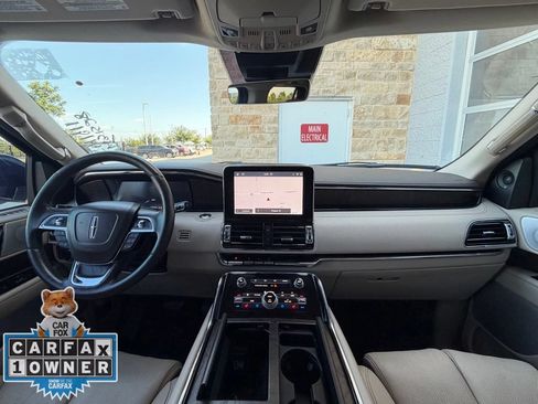 Used 2021 Lincoln Navigator L Reserve w/ Luxury Package RWD image 27