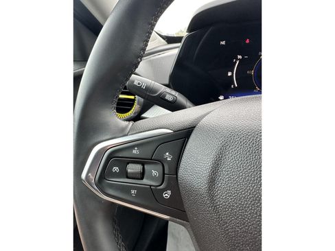 Used 2024 Chevrolet Trax LT w/ LT Convenience Package FWD image 26