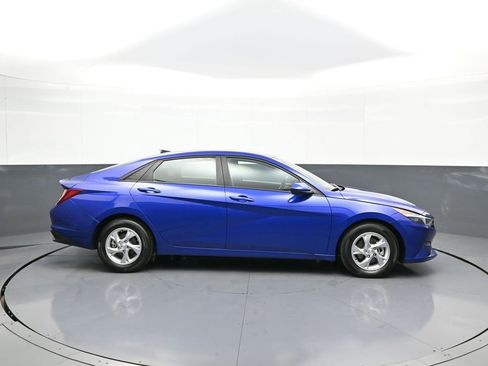 Certified 2023 Hyundai Elantra SE w/ Cargo Package image 5