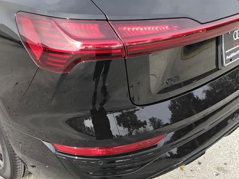 Used 2024 Audi Q8 e-tron Premium Plus image 9