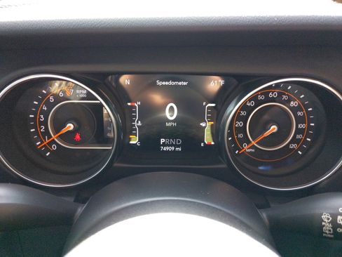 Used 2021 Jeep Wrangler Unlimited Sahara image 35