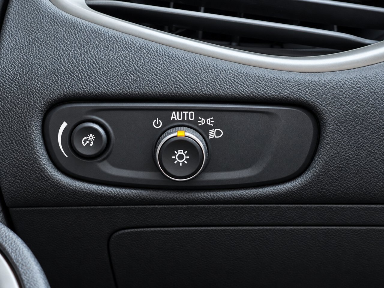 Certified 2022 Chevrolet Malibu LT FWD image 23