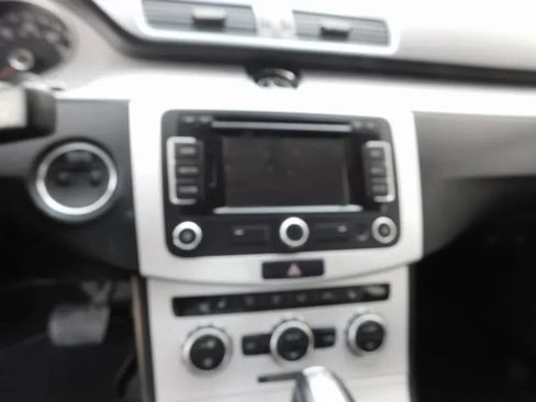 Used 2014 Volkswagen CC R-Line image 27