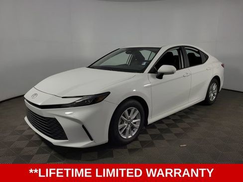 Used 2025 Toyota Camry LE FWD image 3