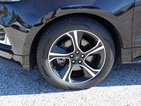 Used 2019 Ford Edge ST image 9