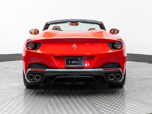 Used 2019 Ferrari Portofino image 8