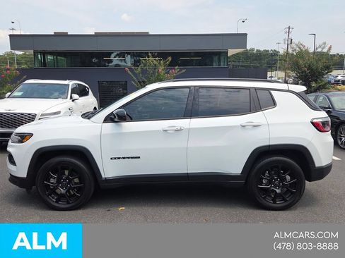 Used 2025 Jeep Compass Latitude w/ Altitude Special Edition AWD/4WD image 2