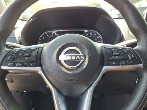 Used 2025 Nissan Sentra SV FWD image 5
