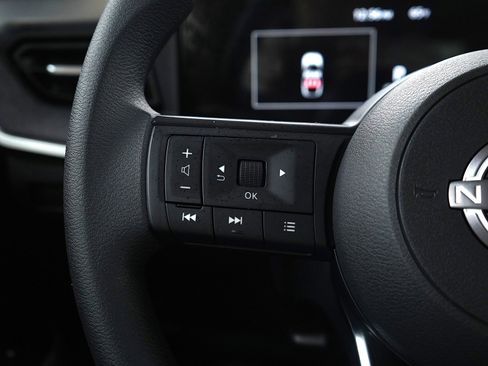 Used 2025 Nissan Kicks SV image 24