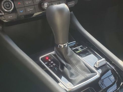 Used 2024 Jeep Compass Limited image 26