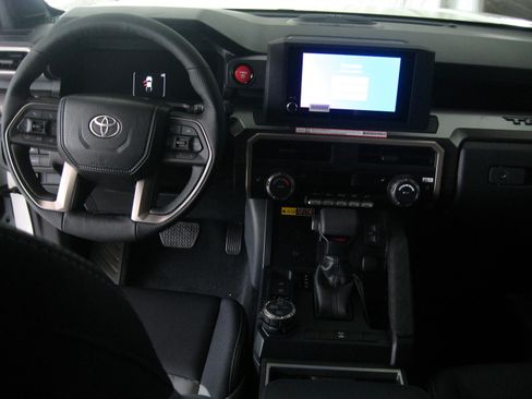 New 2025 Toyota Tacoma TRD Off-Road image 2