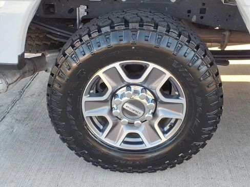 Used 2025 Ford F250 Lariat AWD/4WD image 13