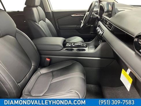 New 2025 Honda Pilot Touring image 25
