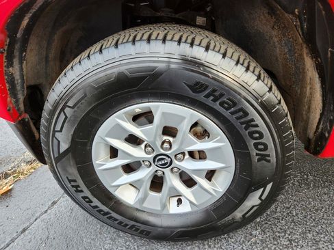 Used 2024 Nissan Frontier SV image 42