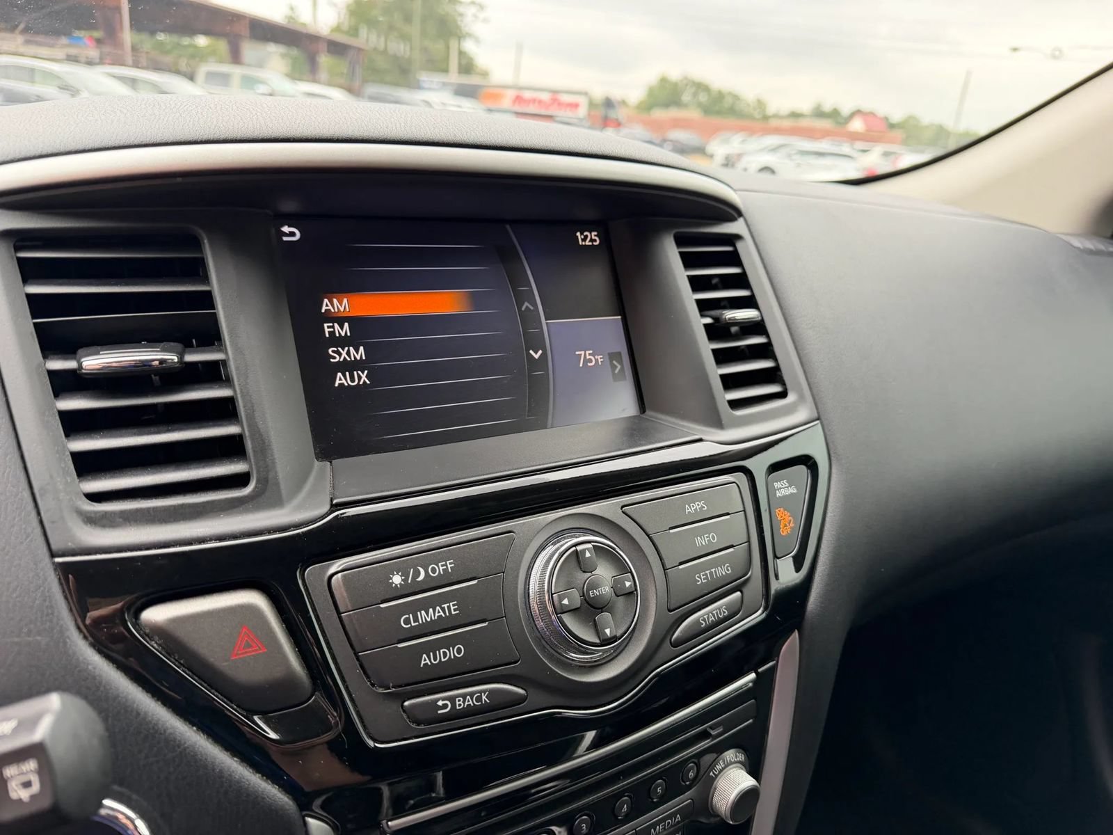 Used 2020 Nissan Pathfinder S FWD image 12