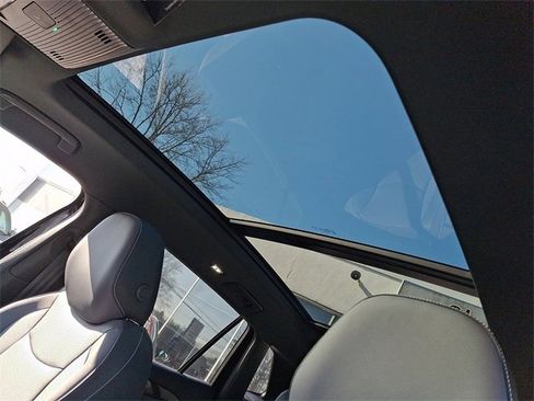 New 2026 Volkswagen Tiguan SE R-Line image 7