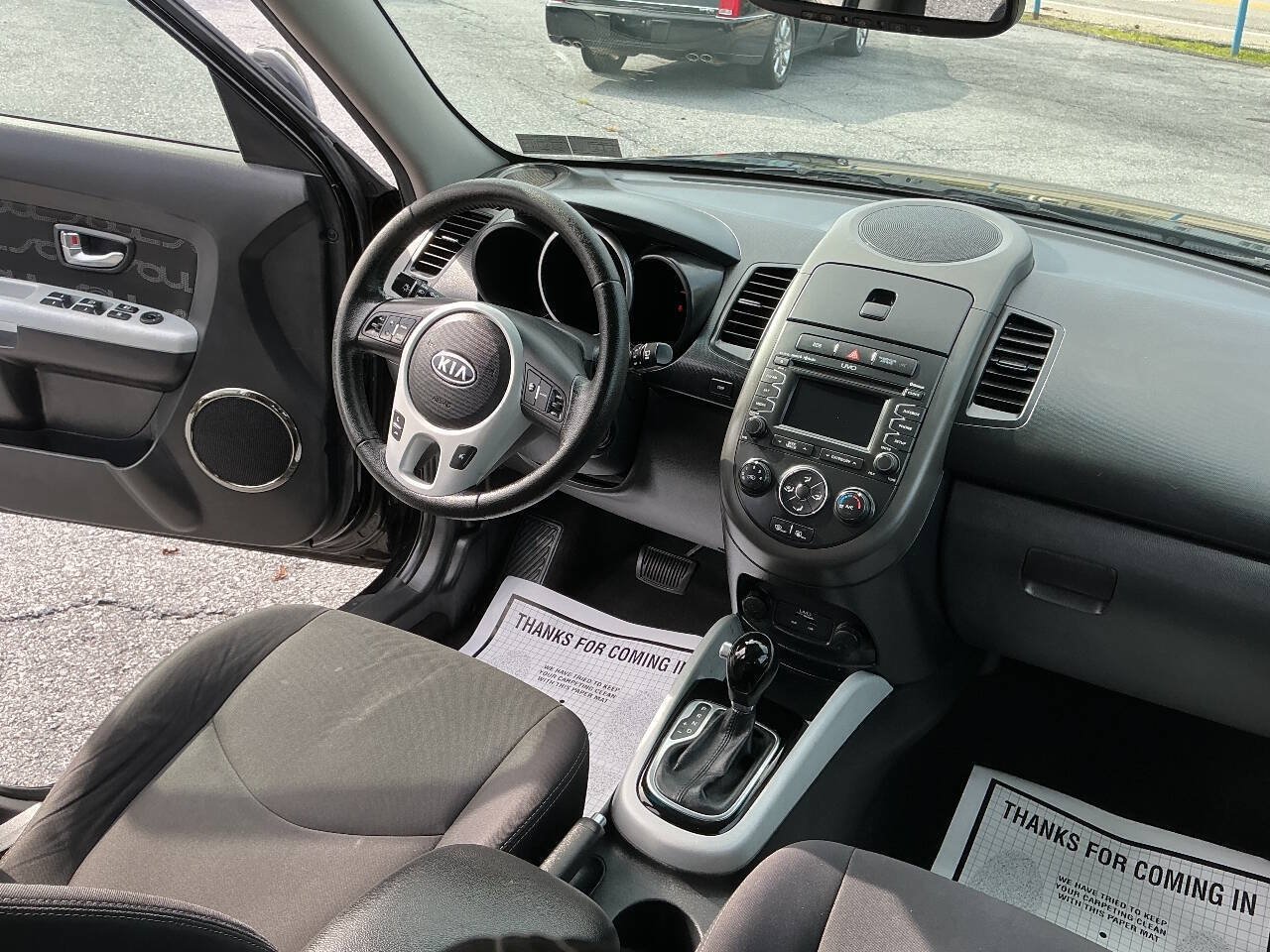 Used 2012 Kia Soul + w/ Audio Pkg FWD image 26