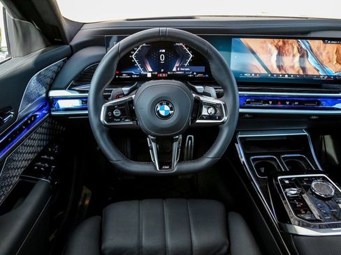 Used 2025 BMW 760i xDrive w/ Executive Package image 11