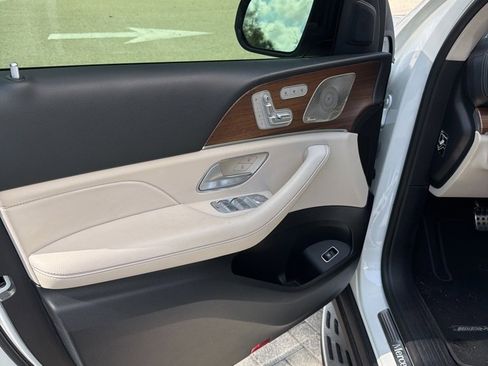 Used 2023 Mercedes-Benz GLS 450 4MATIC image 24