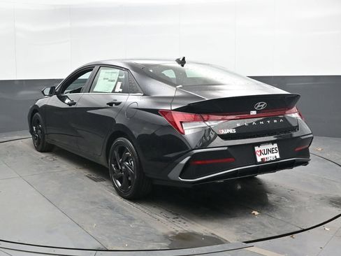 New 2026 Hyundai Elantra SEL Sport Premium FWD image 10
