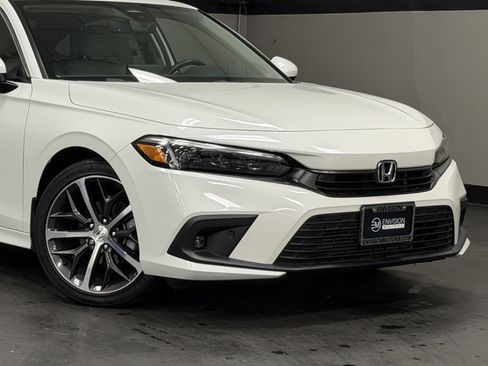 Used 2024 Honda Civic Touring image 3