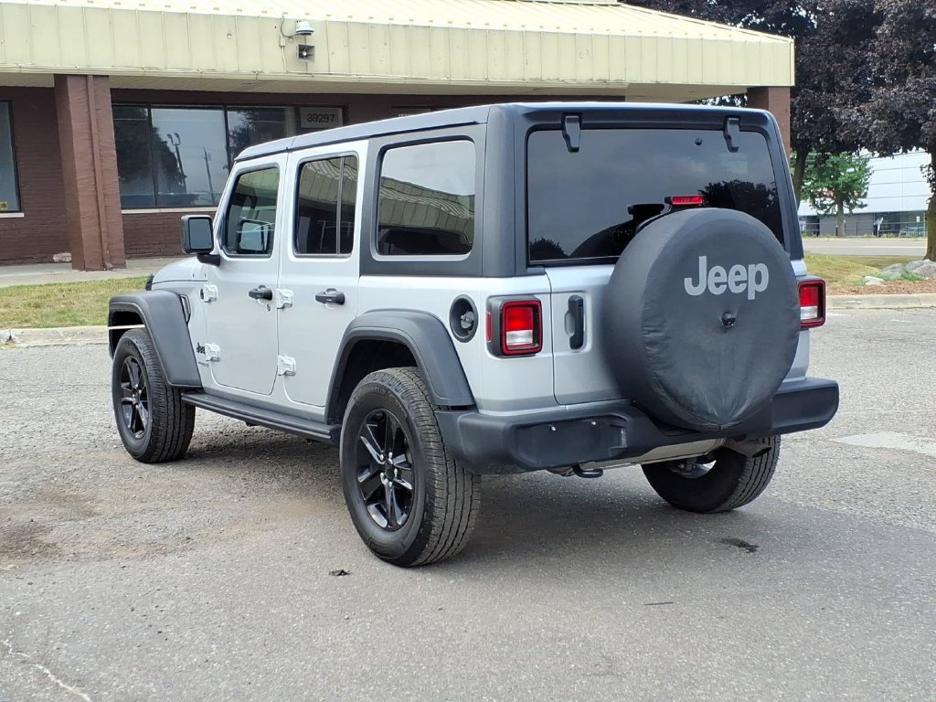 Used 2022 Jeep Wrangler Unlimited Sport AWD/4WD image 3