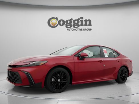 New 2026 Toyota Camry SE FWD image 1