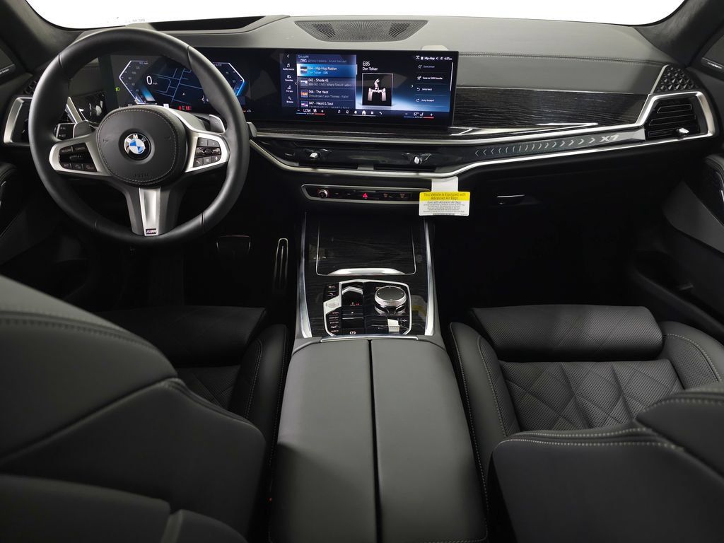 Used 2026 BMW X7 xDrive40i w/ M Sport Package AWD/4WD image 15