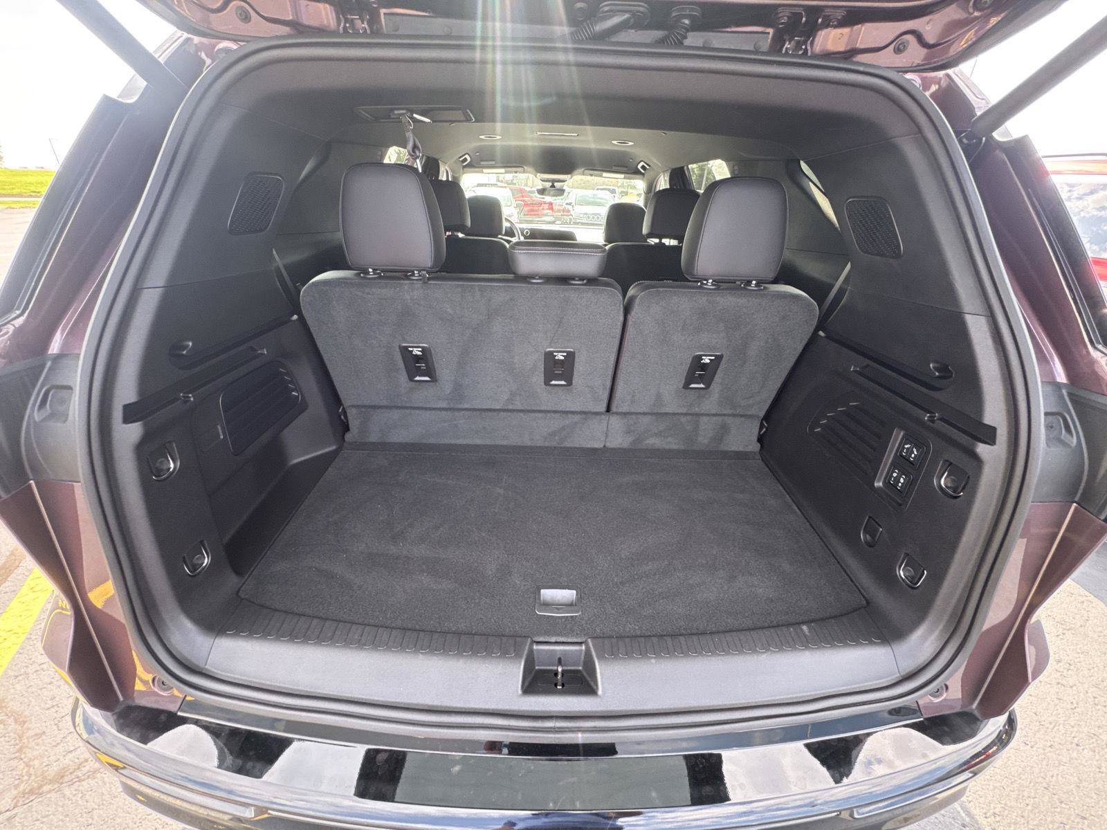 Used 2026 Chevrolet Traverse High Country w/ LPO, Floor Liner Package FWD image 13