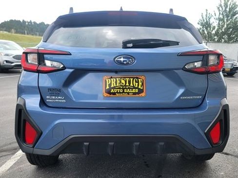Used 2024 Subaru Crosstrek 2.0i Premium image 8
