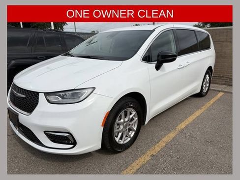 Used 2024 Chrysler Pacifica Touring-L FWD image 1