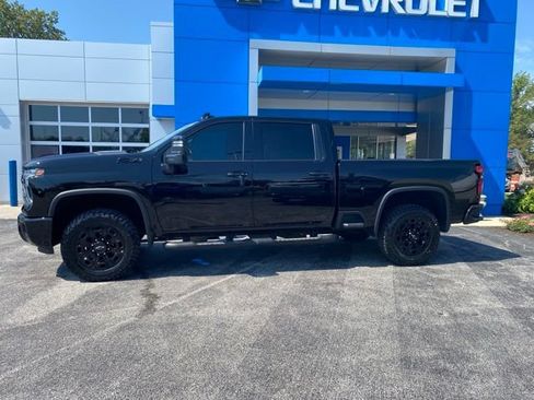 Used 2024 Chevrolet Silverado 2500 LTZ w/ LTZ Plus Package AWD/4WD image 2