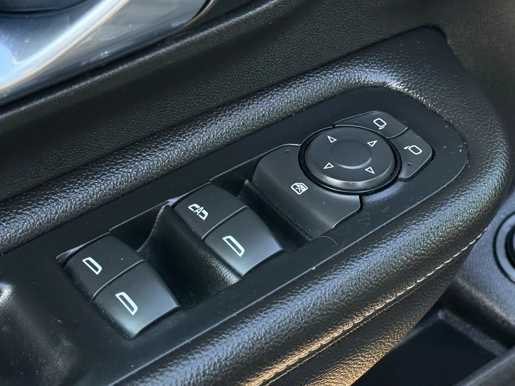 Used 2019 GMC Terrain Denali w/ Advanced Safety Package AWD/4WD image 24