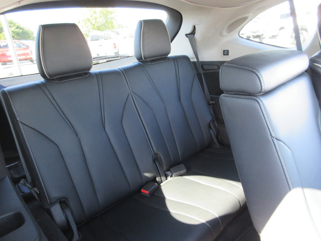 Used 2023 Acura MDX w/ Advance Package AWD/4WD image 24