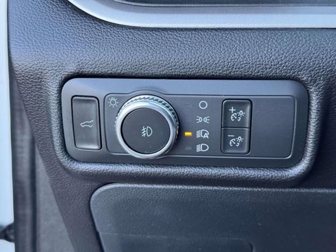 Certified 2022 Ford Explorer XLT w/ Equipment Group 202A image 22