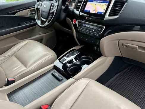 Used 2017 Honda Pilot Touring image 18