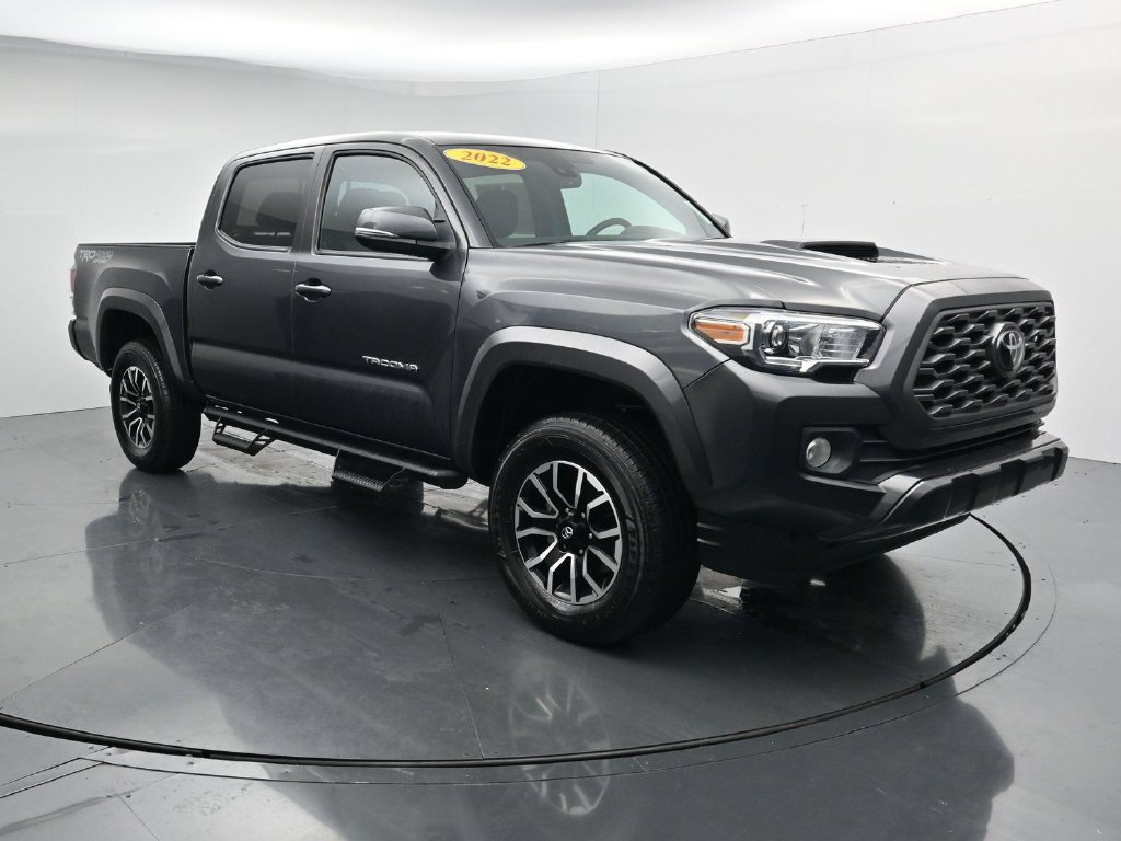 Used 2022 Toyota Tacoma TRD Sport w/ Technology Package AWD/4WD image 2