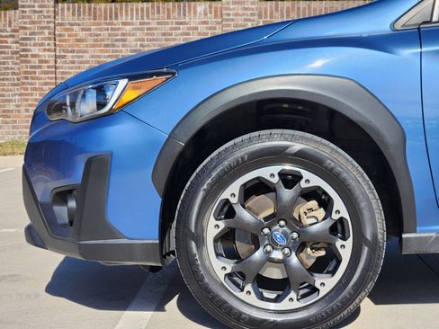 Used 2021 Subaru Crosstrek 2.0i Premium w/ Moonroof Package image 10