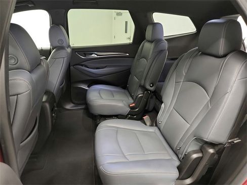 Used 2024 Buick Enclave Premium image 30