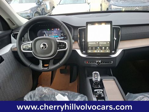 New 2026 Volvo XC90 B6 Plus w/ Protection Package Premier image 8