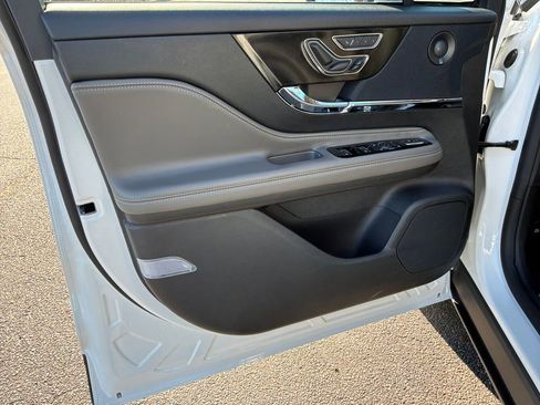 Used 2025 Lincoln Corsair Reserve w/ Equipment Group 202A image 20