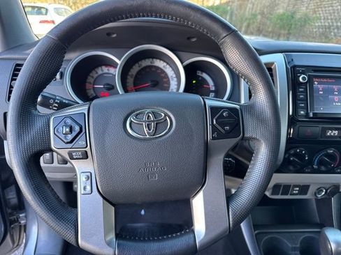 Used 2014 Toyota Tacoma 4x4 Double Cab w/ TRD Sport Package image 16