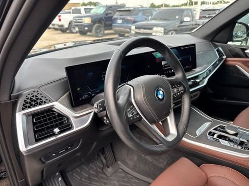Used 2024 BMW X5 xDrive50e w/ Parking Assistance Package AWD/4WD image 15