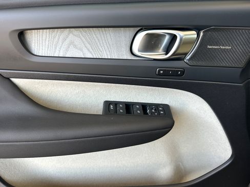 New 2026 Volvo XC40 B5 Ultra AWD/4WD image 8