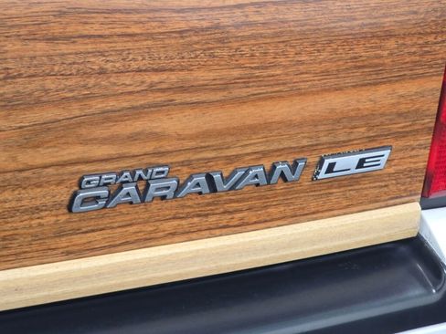 Used 1990 Dodge Grand Caravan LE image 21