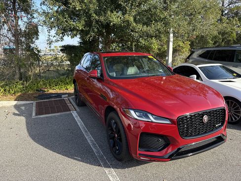 Used 2023 Jaguar F-PACE R-Dynamic S image 1