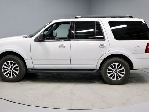 Used 2017 Ford Expedition XLT image 17