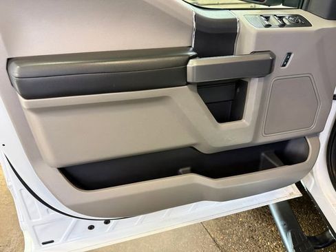 Used 2019 Ford F150 XLT w/ Trailer Tow Package image 12