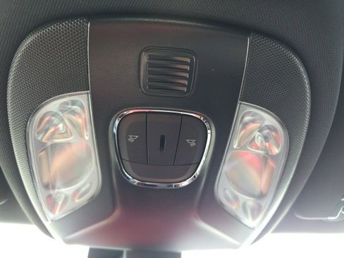 New 2026 Jeep Compass Latitude image 25