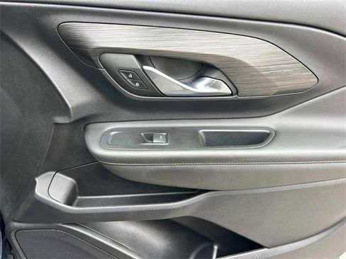 Used 2023 GMC Terrain SLT image 26